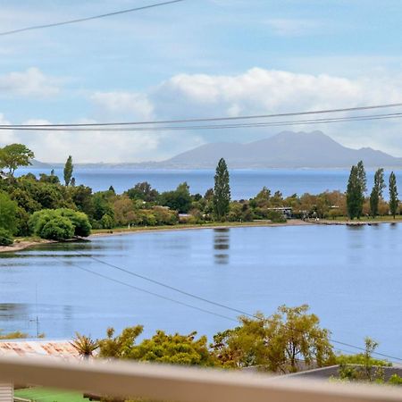 Kuratau I See The Lake - Omori Holiday Home מראה חיצוני תמונה
